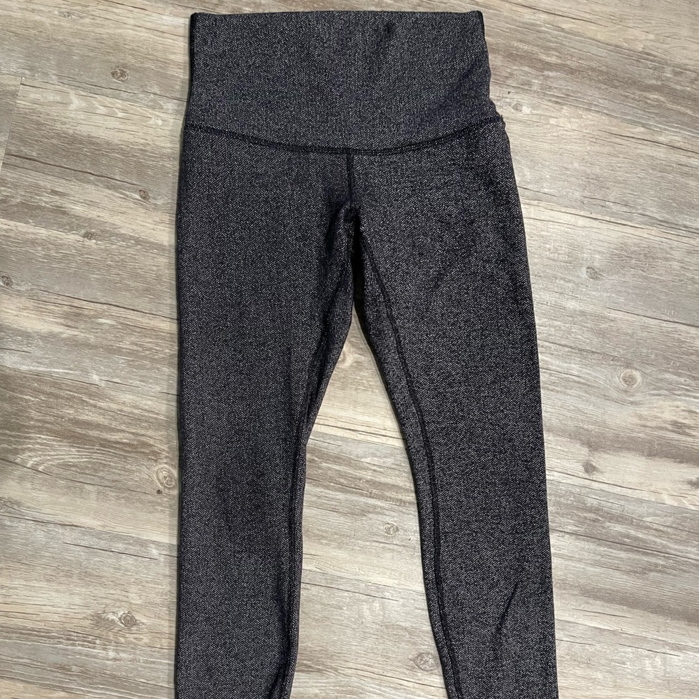 Lululemon high-rise Herringbone Leggings sz 6